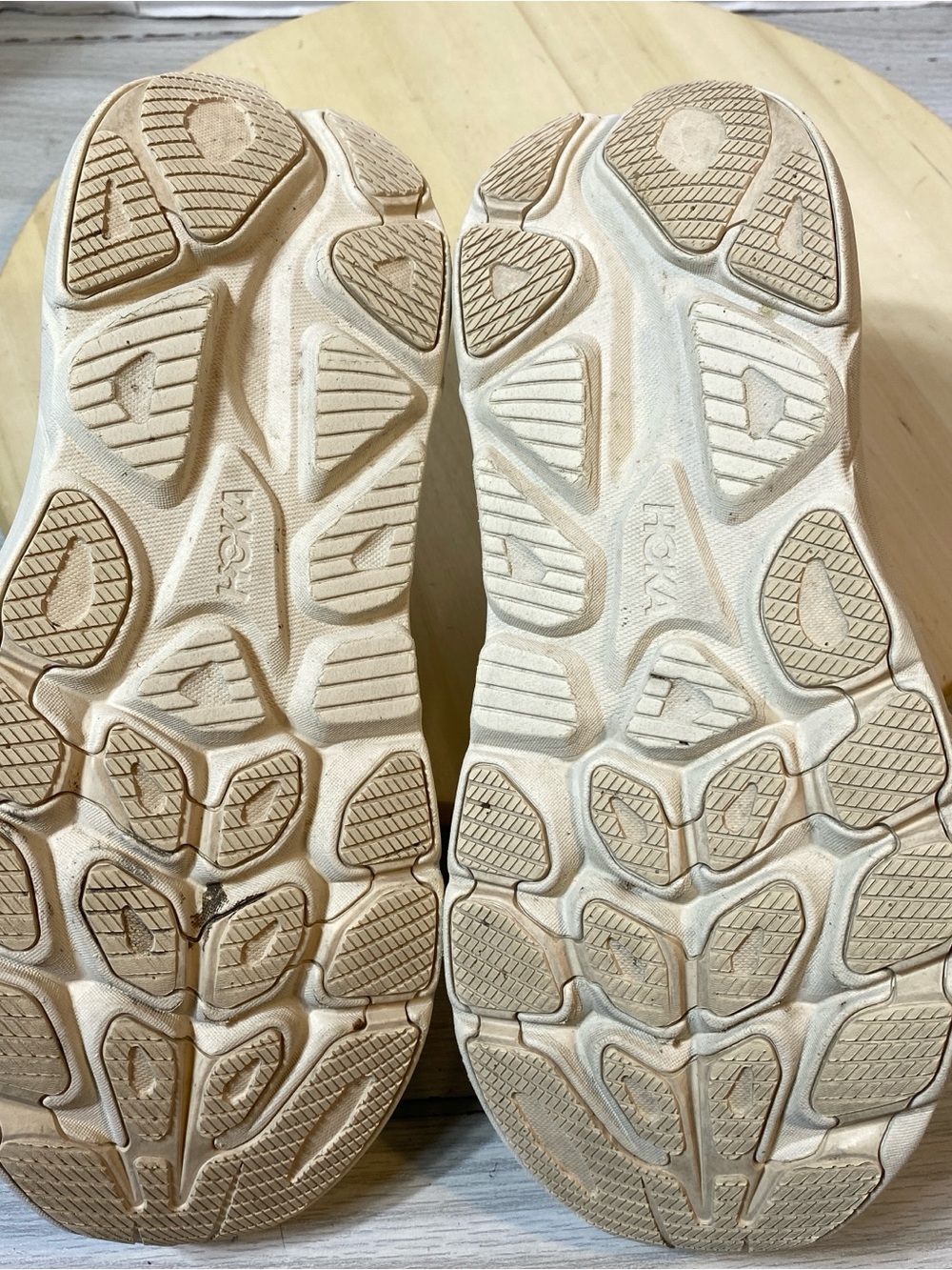 Hoka Clifton 10 Women's Size 9.5 D Wide Cream Beige Running Shoes( No Insoles) - Picture 10 of 10
